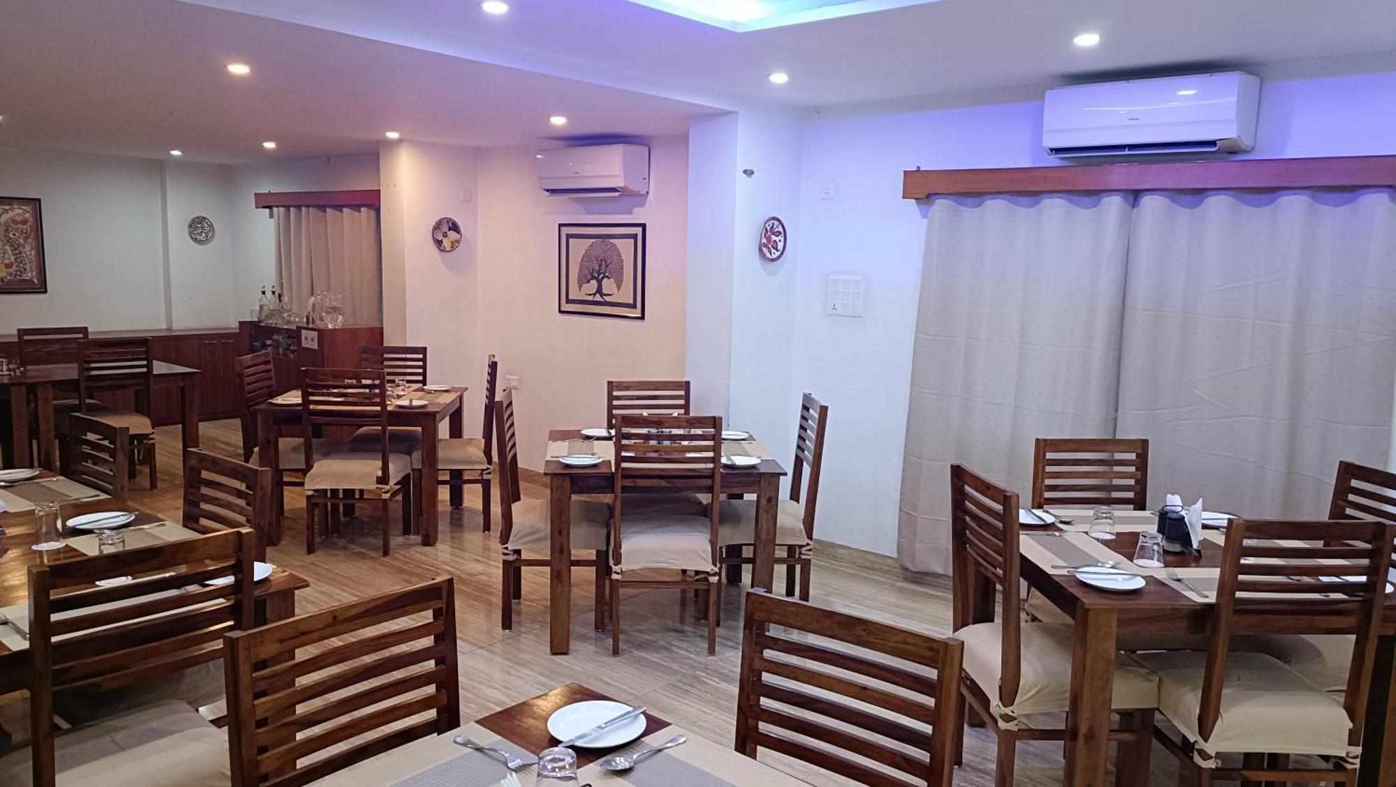 The Bodhgaya Hotel School Exterior photo