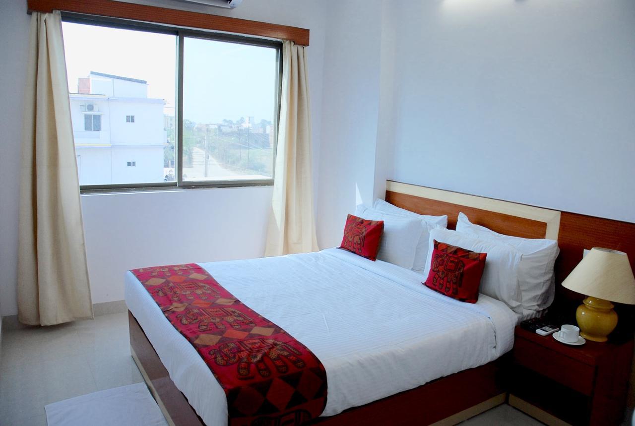 The Bodhgaya Hotel School Exterior photo